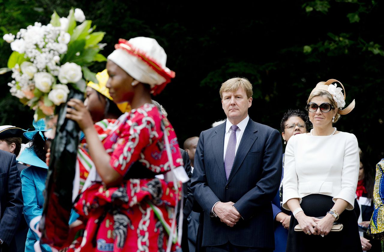 Koning ‘geraakt’ door ‘schrijnend en confronterend’ onderzoek naar koloniaal verleden Oranjes
