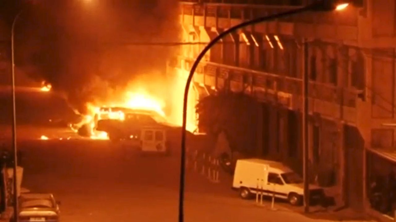 Het Splendid Hotel vloog in brand tijdens de bevrijdingsactie van de veiligheidstroepen.