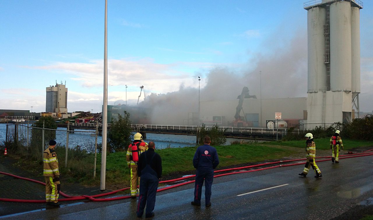 Het luchtalarm in Kampen ging af om de inwoners te waarschuwen voor de rook die over de stad trok.