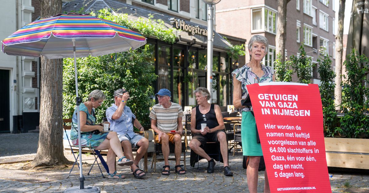 Dag en nacht lezen deze vrijwilligers de namen van gedode Palestijnen voor: ‘Bij elke naam voel ik dat een leven is afgebroken’