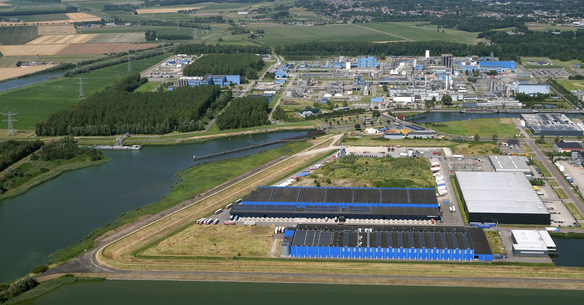 OM start strafrechtelijk onderzoek naar chemiebedrijf Sabic wegens lozen PFBS