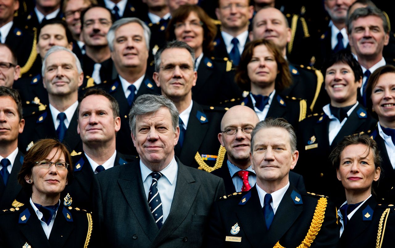 Minister Opstelten (VVD, Veiligheid en Justitie) bij de start in 2013 van de Nationale Politie.