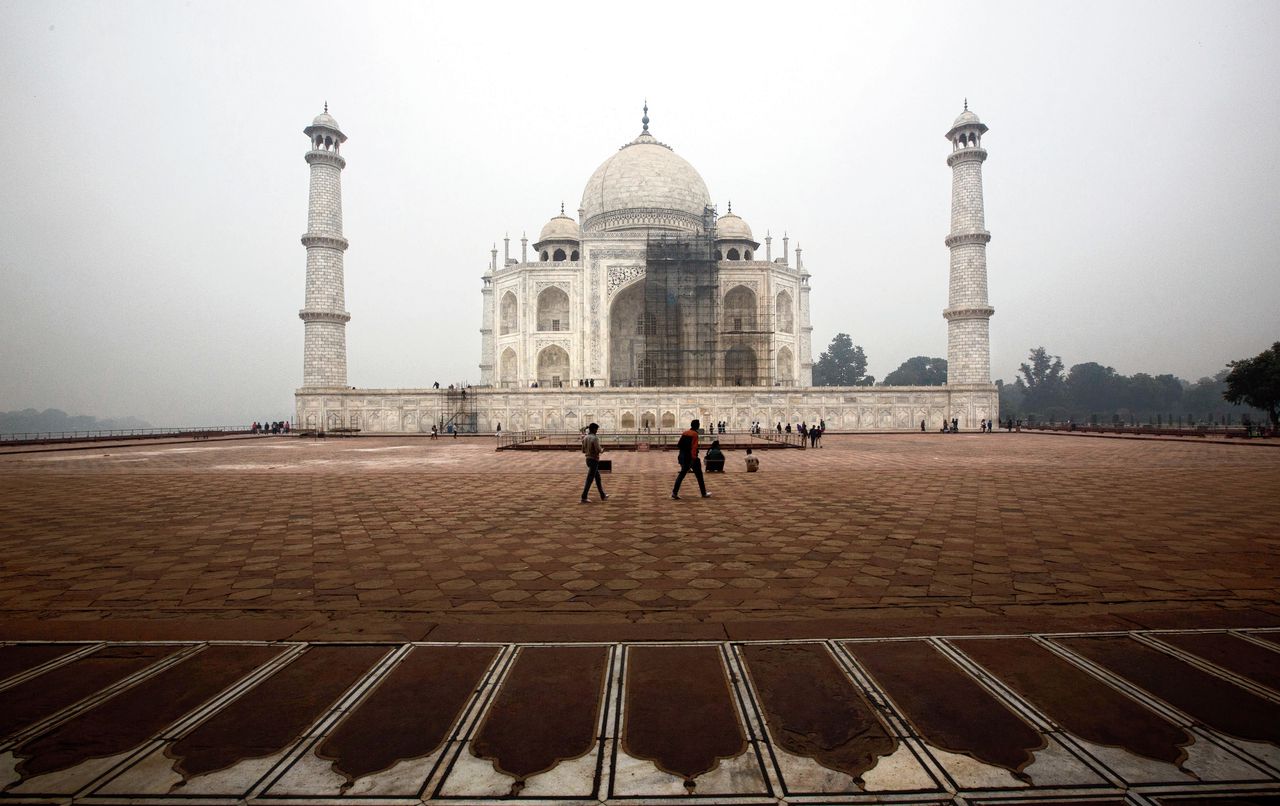 De Taj Mahal krijgt na 350 jaar een schoonmaakbeurt 