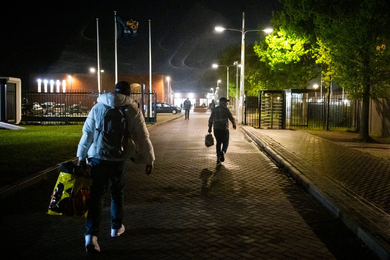 Een beeld van de vluchtelingenopvang in Ter Apel. In 2022 dienden ruim 35.535 mensen een eerste asielverzoek in Nederland in, het hoogste aantal sinds 2015.