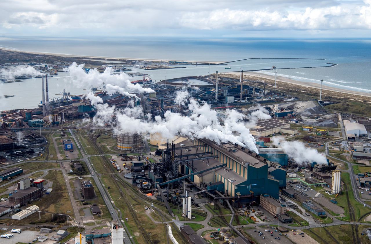 Het Tata Steel-complex bij het Noord-Hollandse IJmuiden.