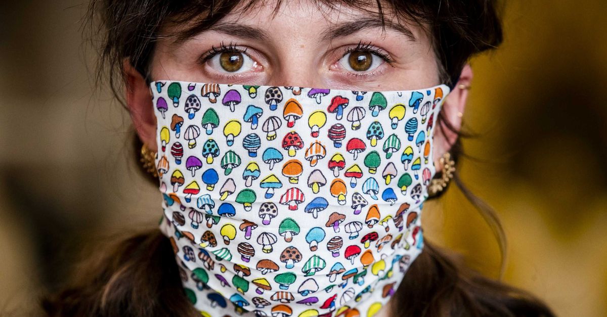 Dit Zijn De Argumenten Voor En Tegen Het Dragen Van Mondkapjes Nrc