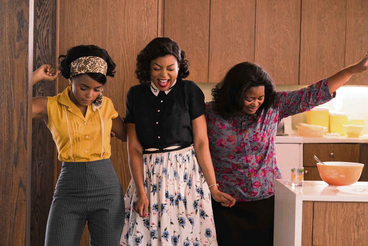 De Afro-Amerikaanse Katherine Johnson (Taraji P. Henson) kon beter rekenen dan de vroegste IBM-computers.