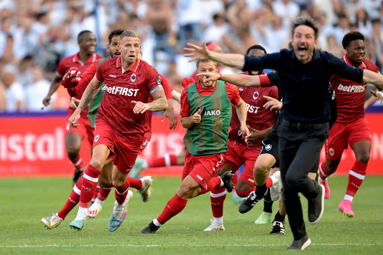 Royal Antwerp FC wint op spectaculaire wijze landstitel in België 