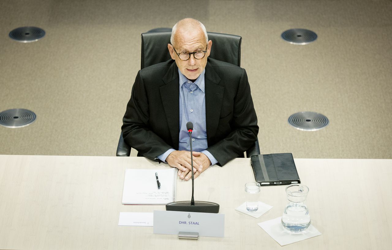 Erik Staal, voormalig directeur-bestuurder bij Vestia, verschijnt voor de Parlementaire Enquetecommissie Woningcorporaties in 2013.