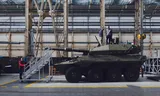 The Leonardo factory in La Spezia produces, among other things, the Centauro II tank. 