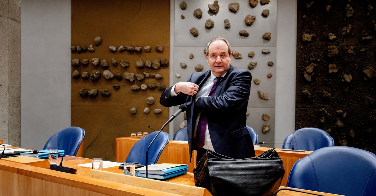 Weer ziet kabinet-Jetten een bezuinigingsplan uit zicht raken, toch houdt minister Vijlbrief vol: ‘We moeten ingrijpen’