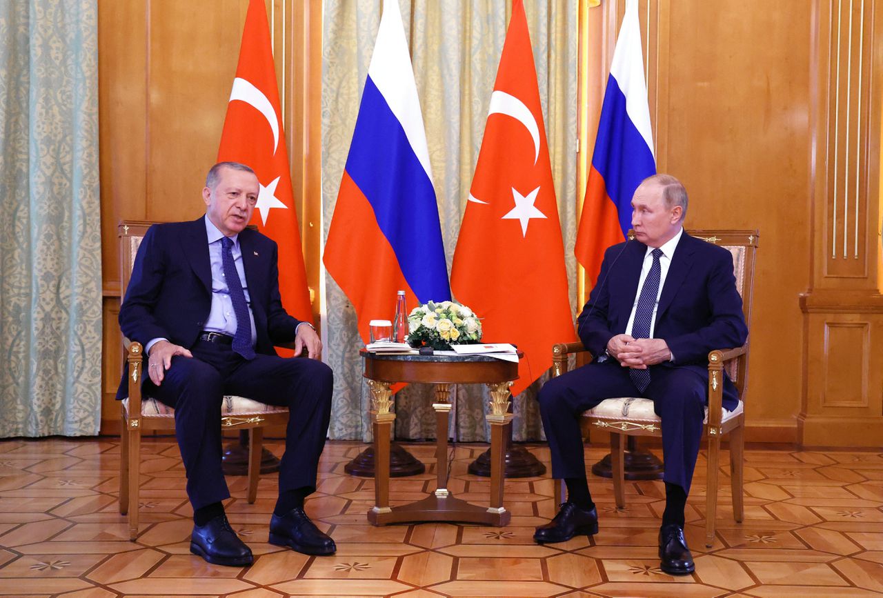 Erdogan en Poetin spraken vier uur lang met elkaar in Sotsji.