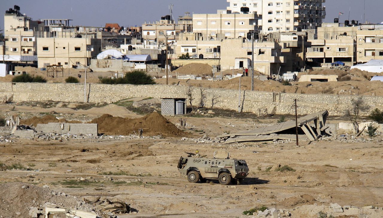 De Egyptische kant van het grensstadje Rafah, ten noordoosten van Kairo in de Sinaï.