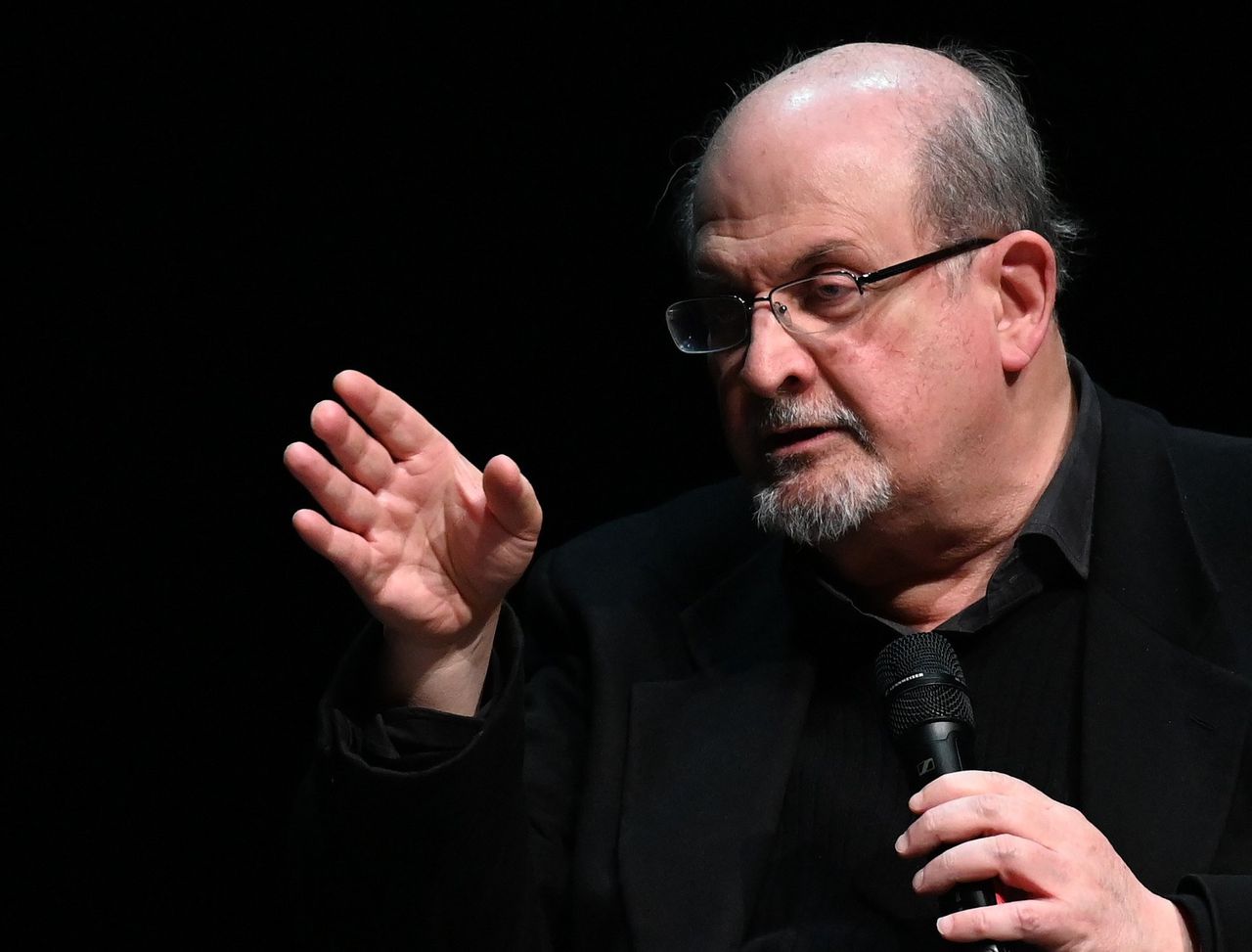 Kan je de nieuwe roman van Salman Rushdie nog onbevangen lezen? 