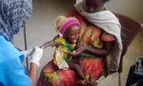 Een kind van 1 jaar wordt behandeld voor ondervoeding bij een ziekenhuis in Mekelle, in de Ethiopische deelstaat Tigray. Door het gebrek aan voedsel komt ondervoeding  er veel voor bij kinderen. 