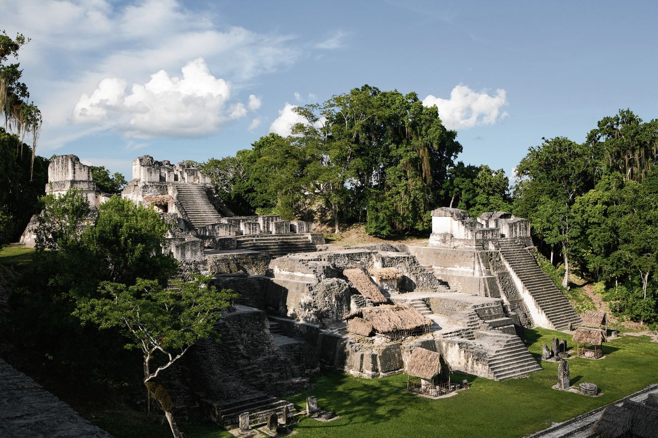 Ruïnes van de Mayastad Tikal, gelegen in het huidige Guatemala. De inwoners waren voor hun drinkwater afhankelijk van regen.