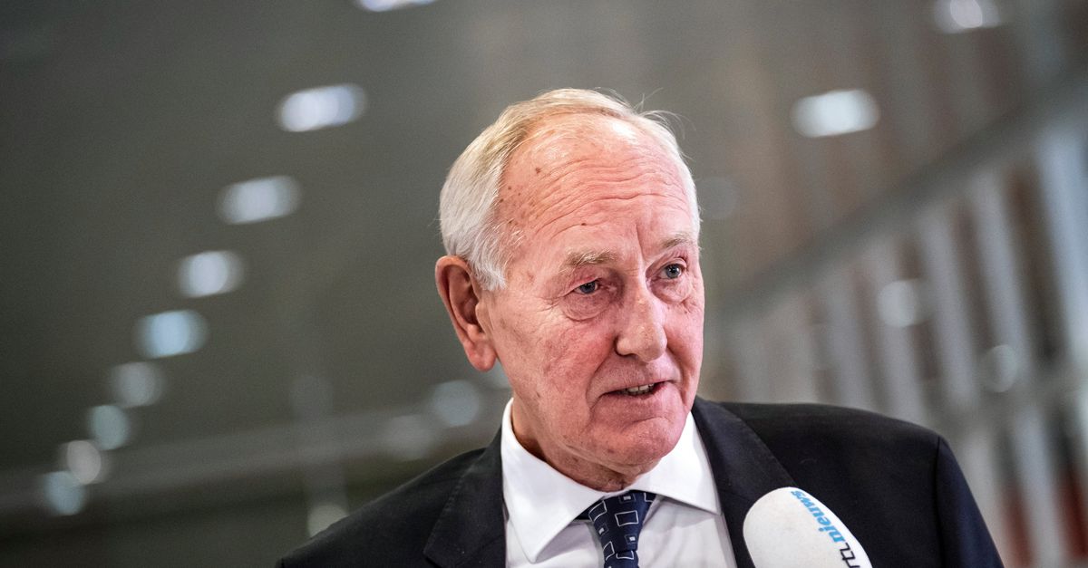 Remkes grijpt in bij mogelijke grondverkoop Vrehen