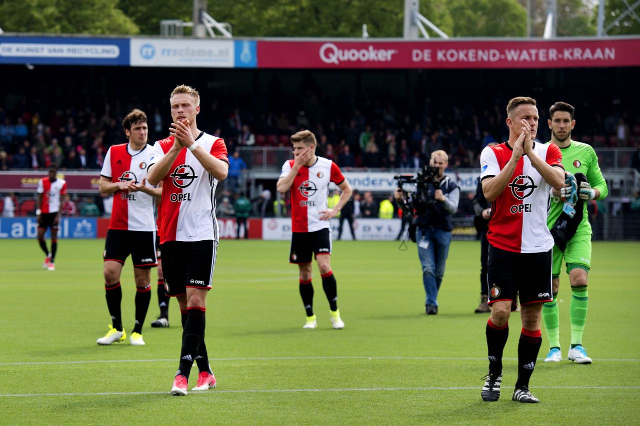 Feyenoord verliest met 3-0 van Excelsior en is nog geen kampioen.