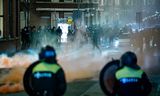 Op de Beijerlandselaan in Rotterdam-Zuid heeft een groep van ongeveer vijftig jongeren de confrontatie met de politie gezocht.