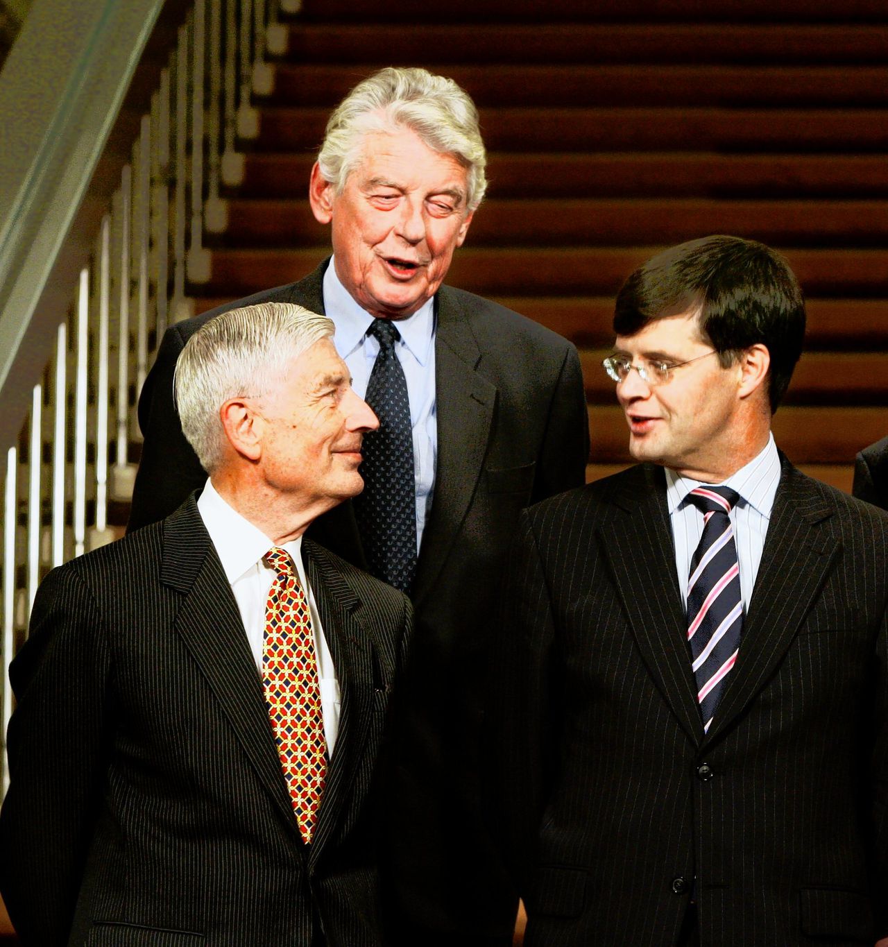 Drie (oud-)premiers bij een gelegenheid in 2005. Van links naar rechts: Van Agt, Kok, Balkenende.