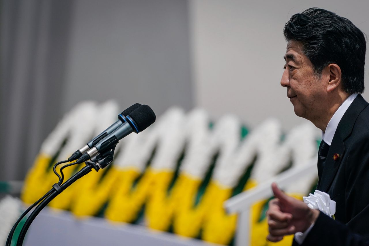 De Japanse premier Shinzo Abe bij zijn toespraak in Nagasaki op 9 augustus