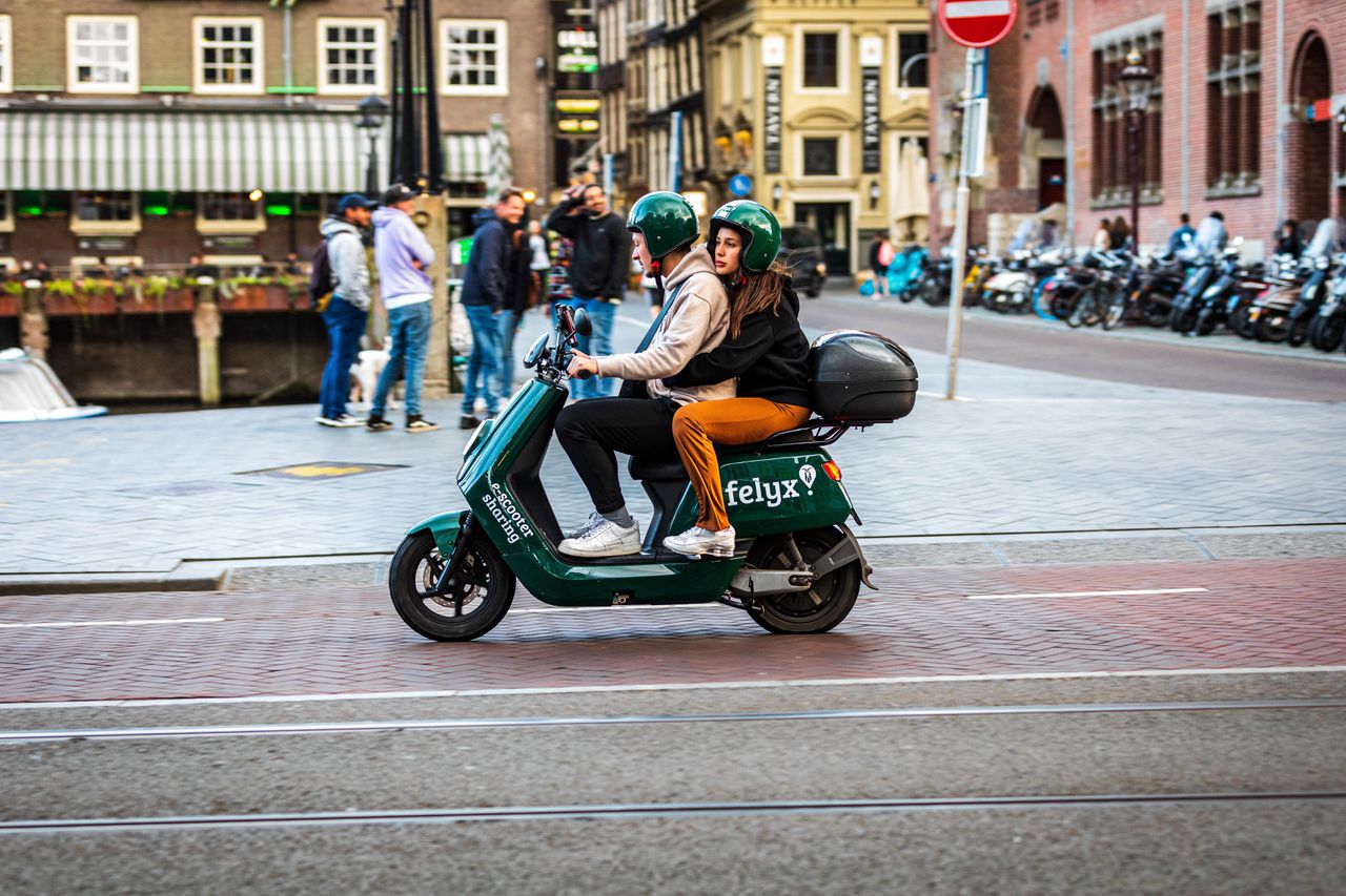 Amsterdam zet vol in op deelauto’s, deelscooters, deelbakfietsen 