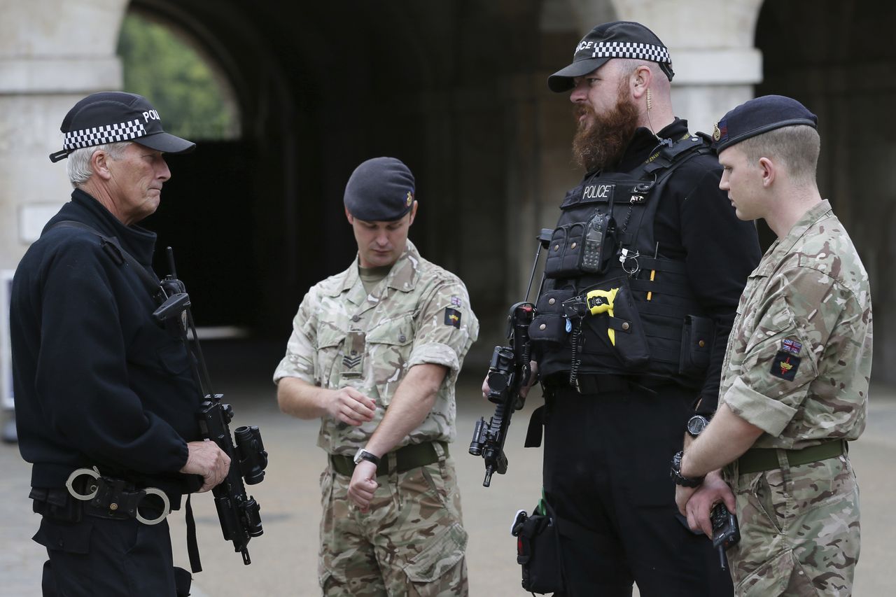 Politie roept steeds vaker  hulp in van militairen 