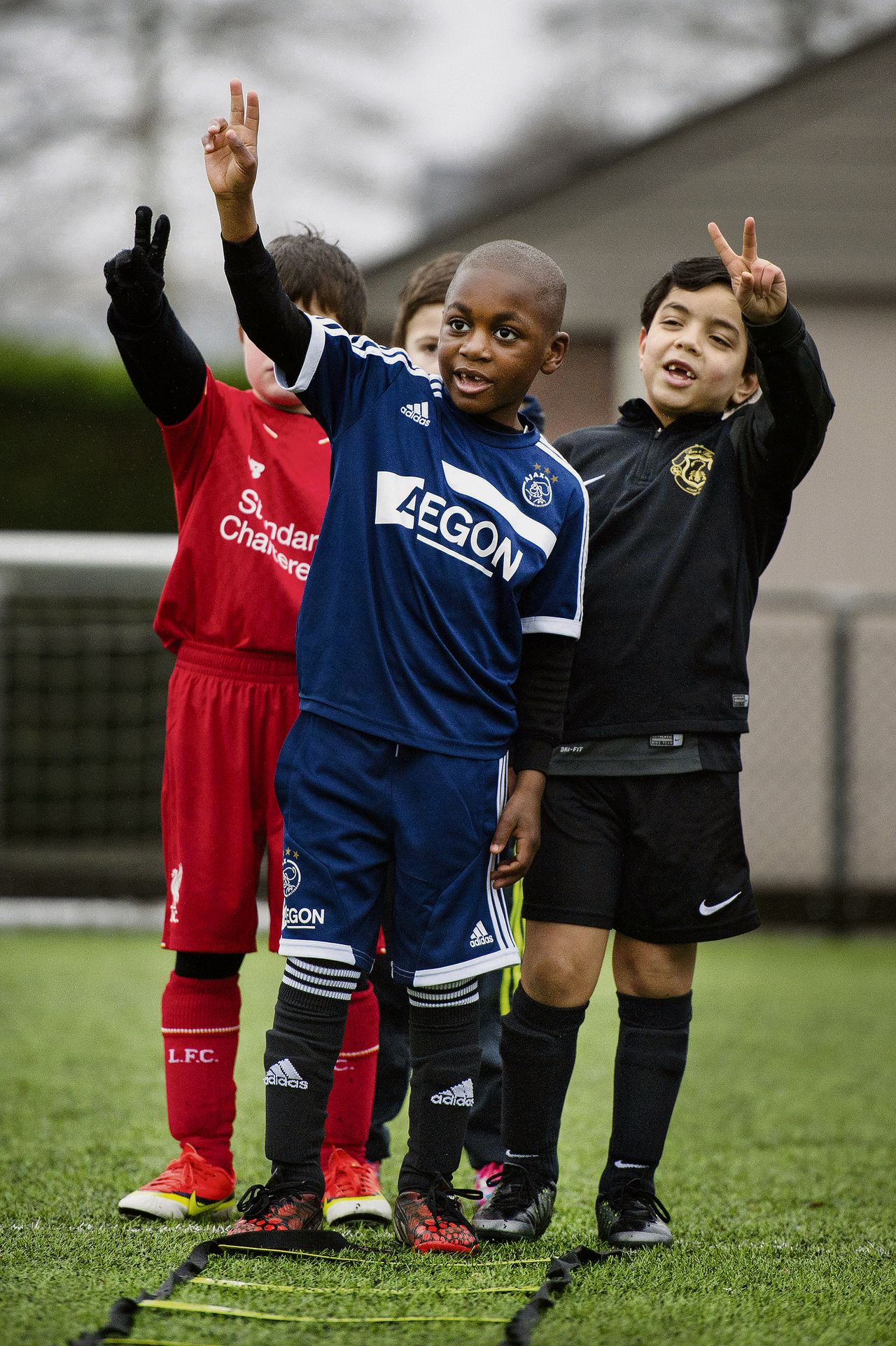 Jonge toptalentjes spelen in Amstelveen bij voetbalacademie Born to Play.