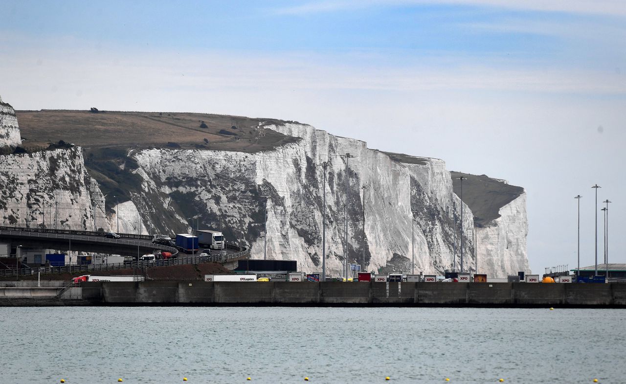 Nog even, en de dans van de tientonners in Dover valt stil 