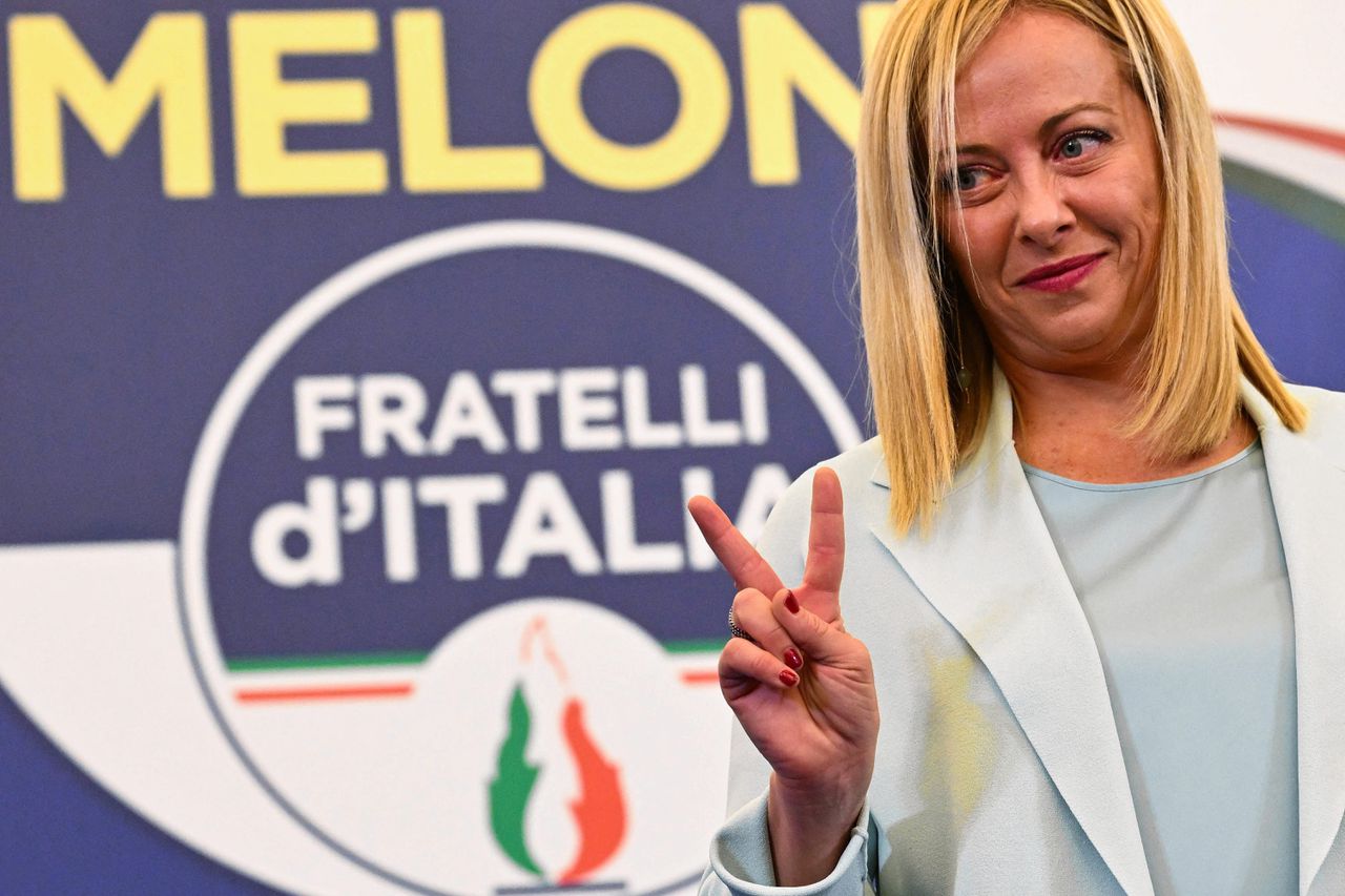 Giorgia Meloni, de leider van de radicaal-rechtse Broeders van Italië, won zondag overtuigend de verkiezingen.
