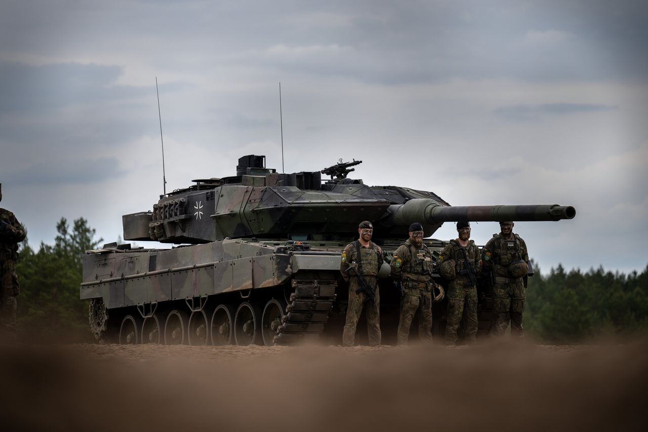 De Duitse Leopard 2-tank, hier bij de NAVO in Litouwen.