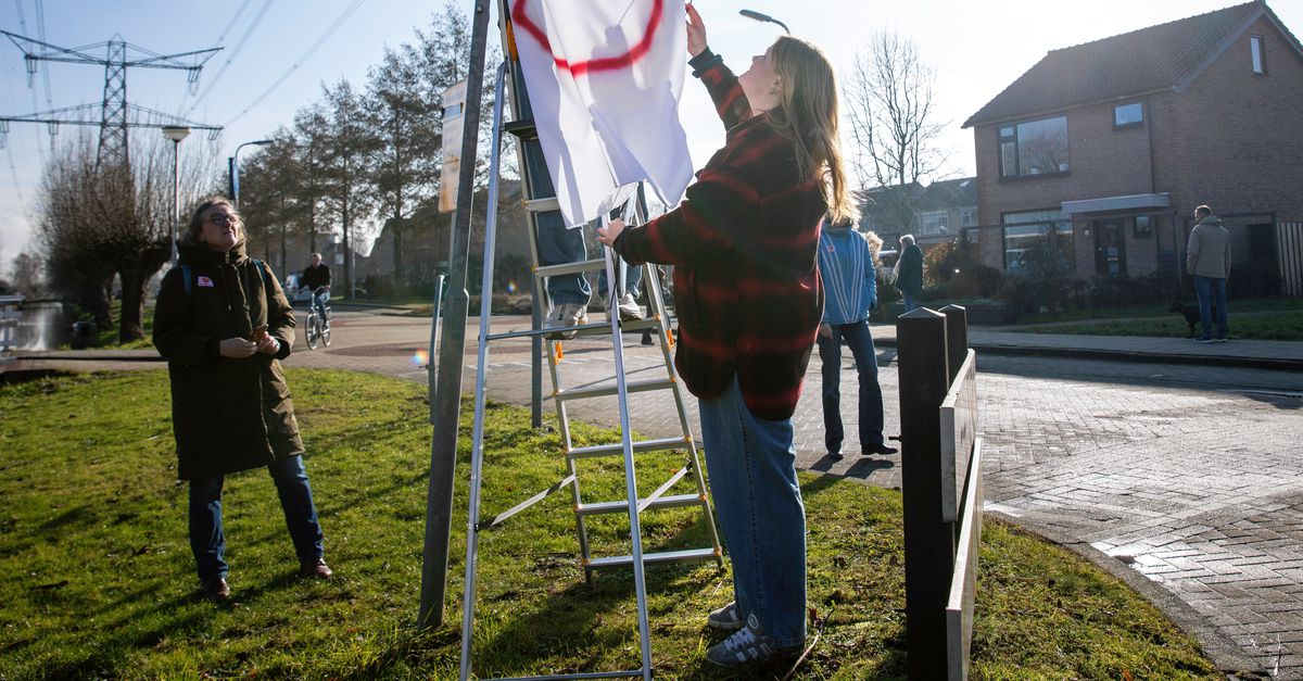 Met een ‘vredesmars’ wil deel van Nieuw-Lekkerland asielzoekers welkom heten