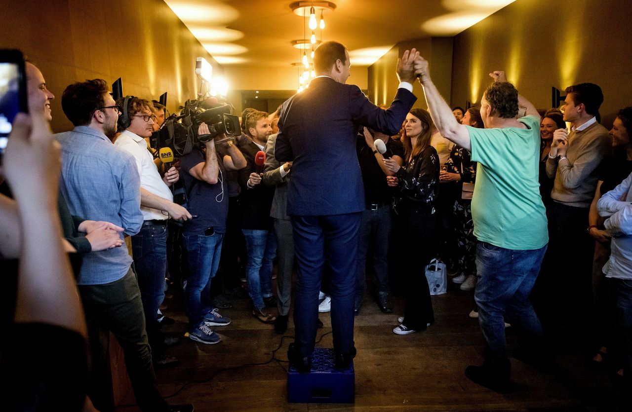 PvdA-fractievoorzitter Lodewijk Asscher tijdens de exitpoll van de Europese Parlementsverkiezingen.