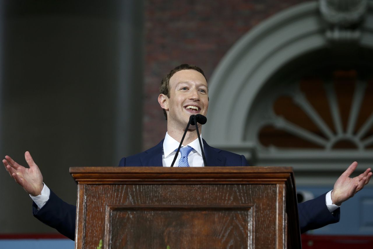 Facebook-topman Mark Zuckerberg tijdens een speech op Harvard University in Cambridge.