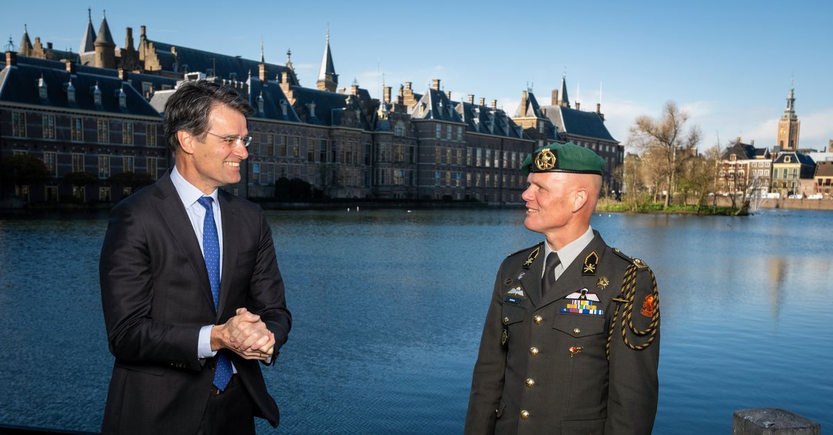 Directeuren AIVD en MIVD: 'Bij inlichtingenwerk weet je vaak niet waar ...