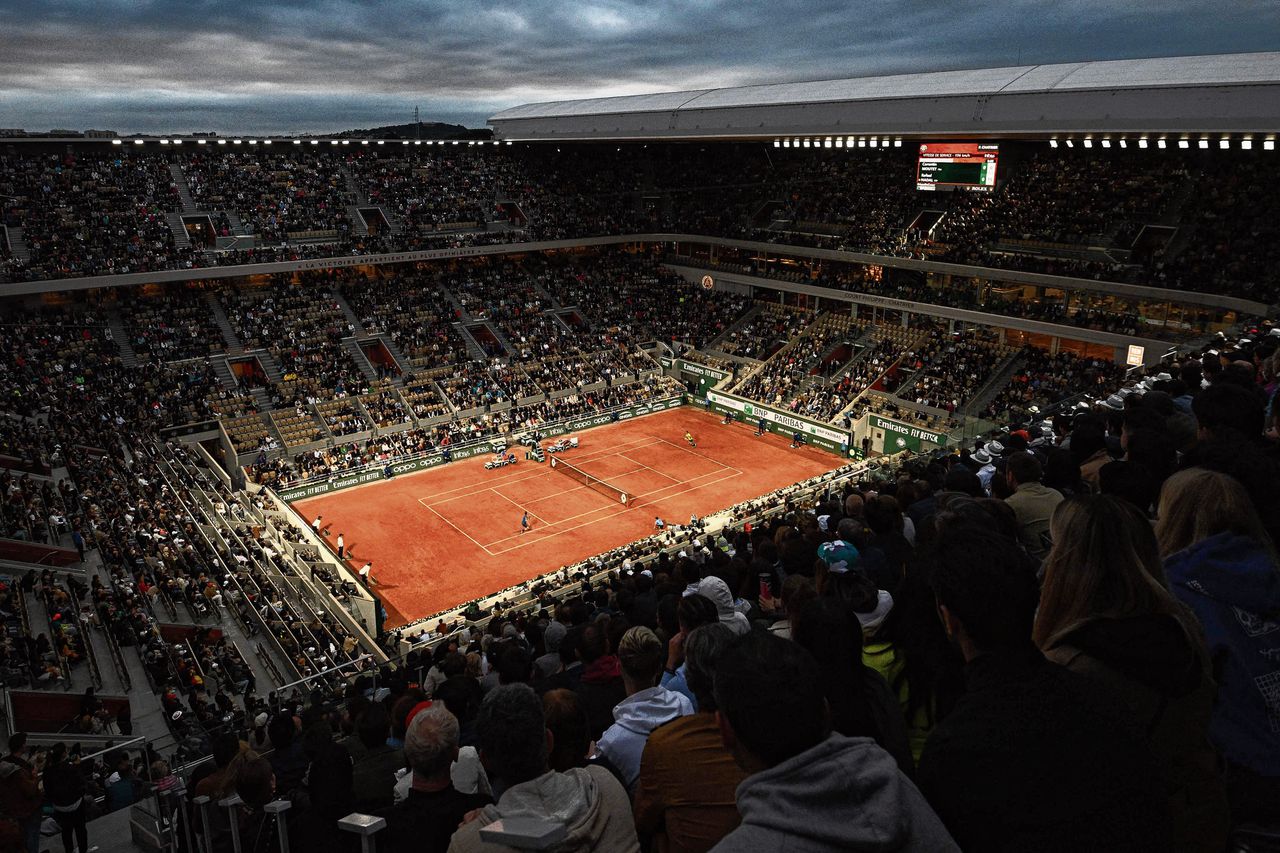 Court Philippe-Chatrier, het vernieuwde hoofdstadion van Roland Garros.