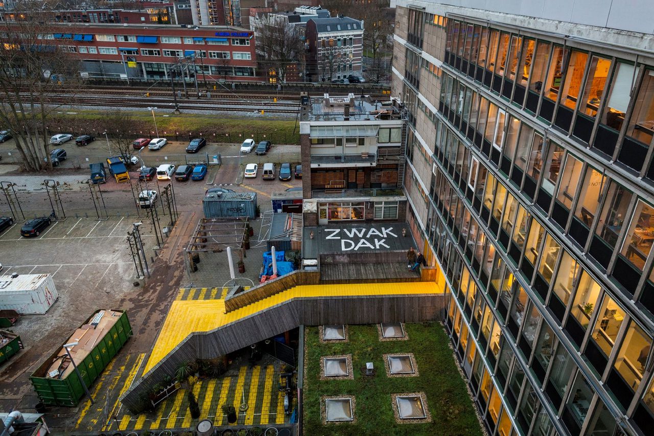 Het Rotterdamse college komt steeds meer onder druk over het miljoenendebacle rond het Schiekadeblok