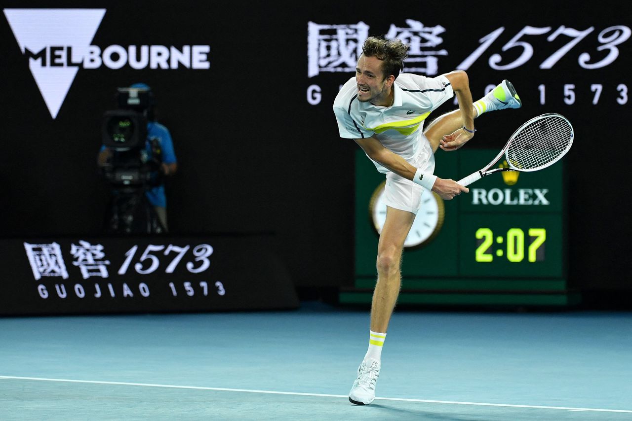 Medvedev ten koste van Tsitsipas naar finale Australian Open 
