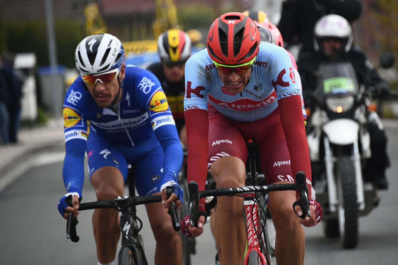 Gilbert wint Parijs-Roubaix nipt van Politt 