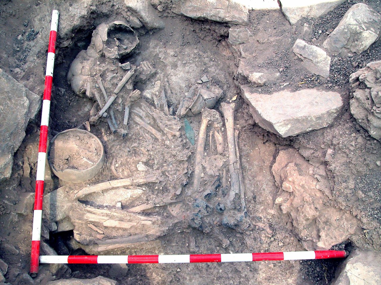 Het bronstijdgraf uit Centraal-Spanje van een man en een vrouw. De man kwam genetisch gezien van buiten Spanje.