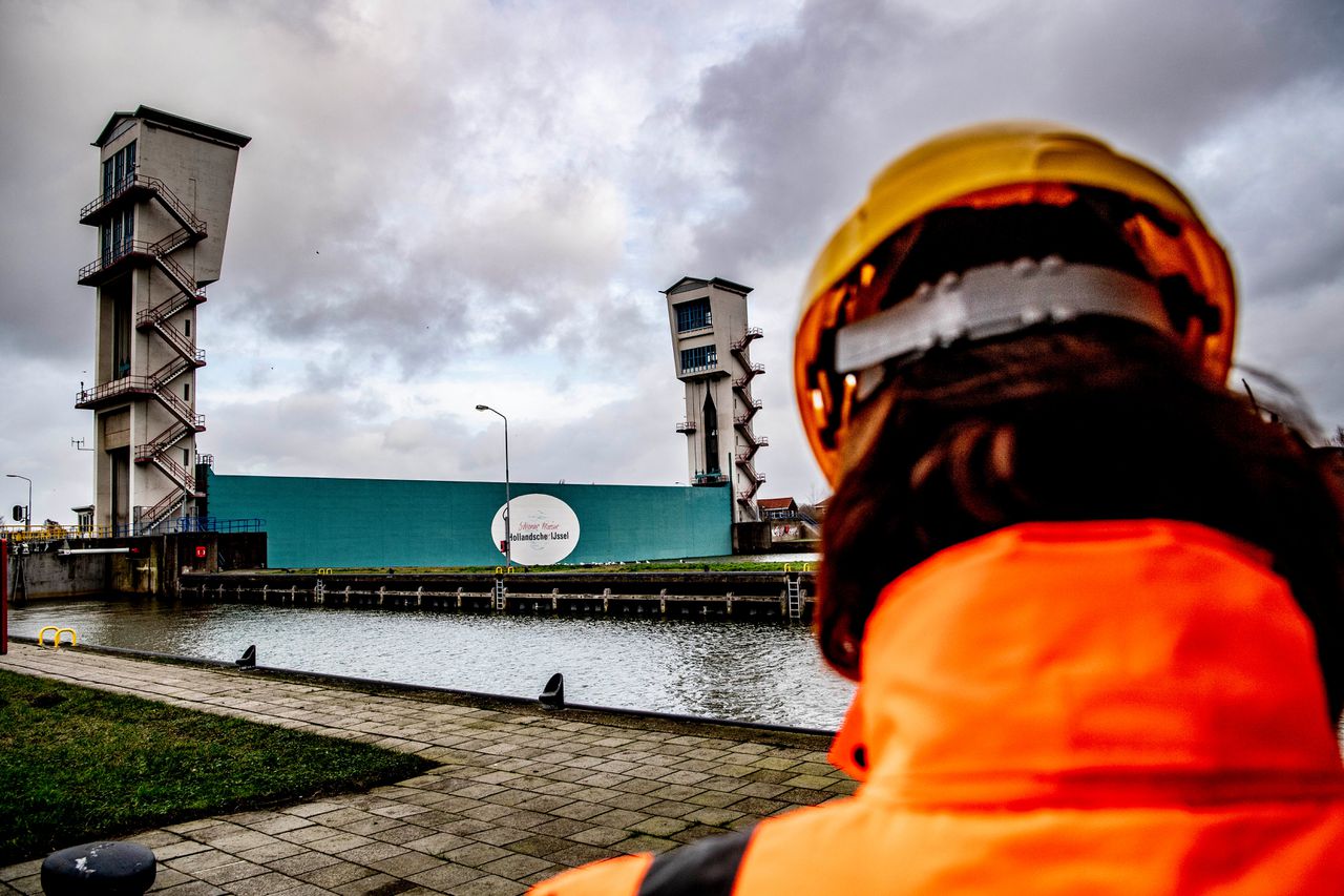 Rekenkamer: ministerie moet cyberveiligheid waterwerken verbeteren 