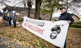 Demonstratie van de extreem-rechtse Nederlandse Volks-Unie (NVU) in  Harskamp tegen de noodopvang van asielzoekers.