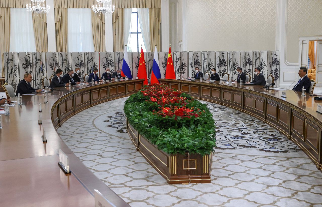 Vladimir Poetin sprak donderdag in Samarkand tegenover de Chinese leider Xi zijn waardering uit voor „het evenwichtige standpunt” van China over de oorlog in Oekraïne.