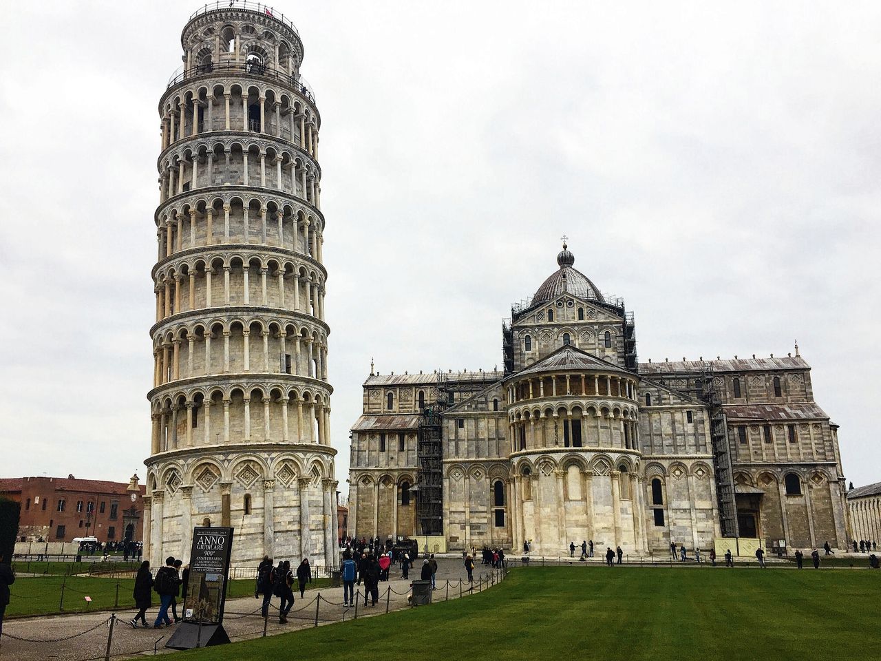 Stijgend water bedreigt Pisa Foto Runoman
