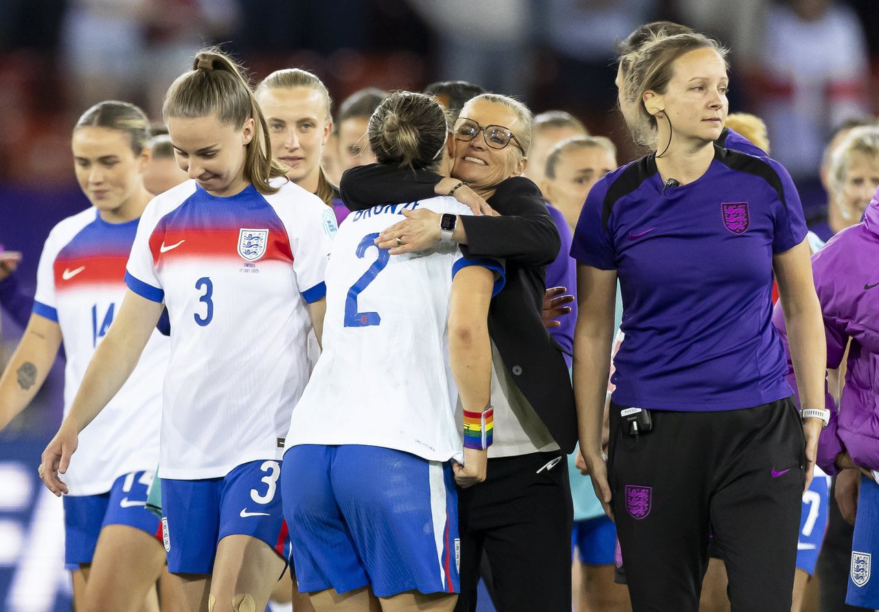 Bondscoach Sarina Wiegman moet dit EK diep gaan, maar wist wel een eenheid van de Engelse ploeg te smeden