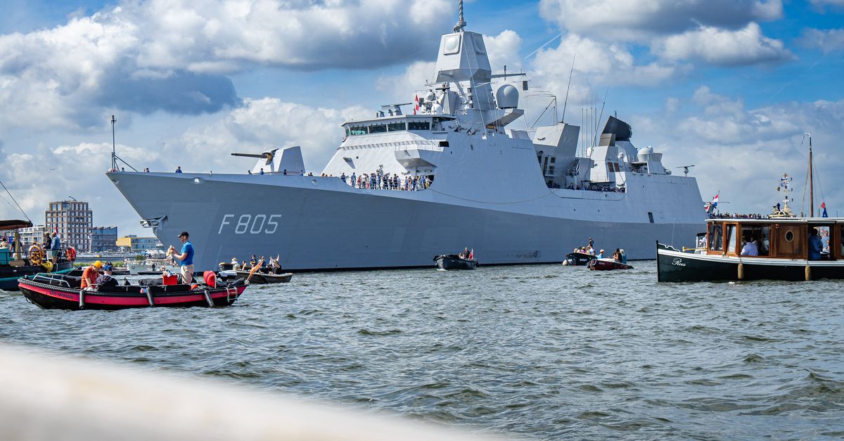 Nederlands fregat Evertsen naar de Middellandse Zee voor deelname aan Franse ‘defensieve’ missie