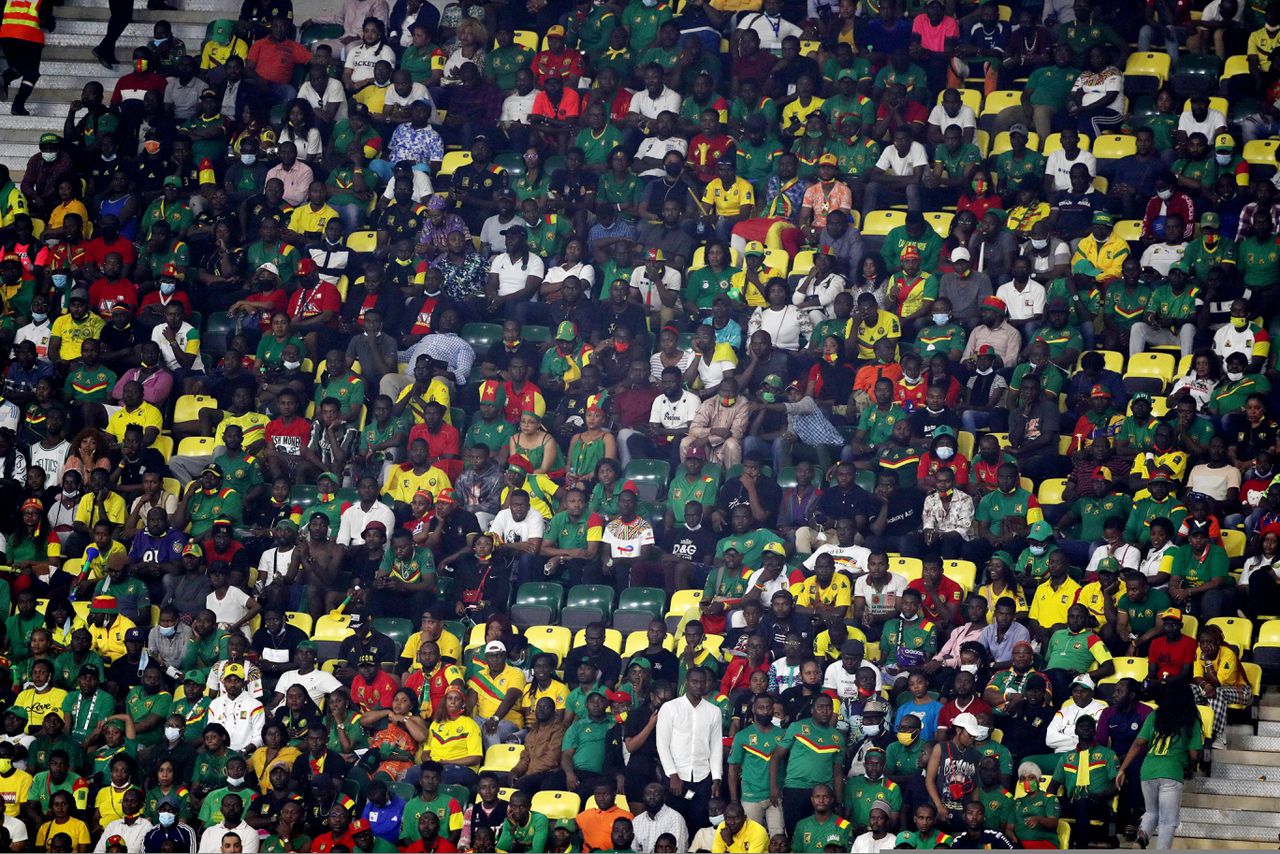 Bij het Olembe-stadion in de hoofdstad van Kameroen was voorafgaand aan de Afrika Cup-wedstrijd druk.