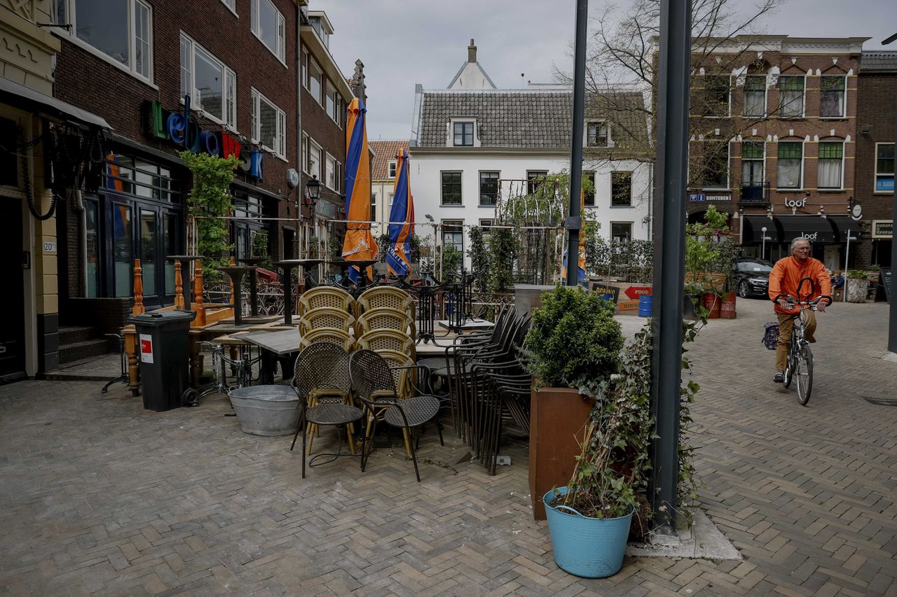 Gesloten horeca op het Domplein in Utrecht.