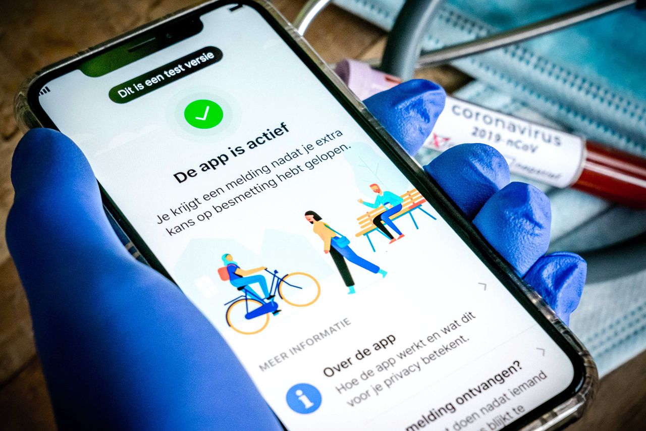 CoronaMelder-app stuurt weer meldingen uit bij besmettingsgevaar - NRC