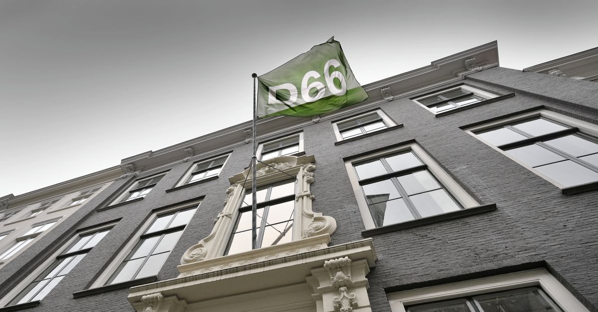 Explosie bij het D66-partijkantoor in Den Haag, ‘vuurwerkbom door de brievenbus gegooid’